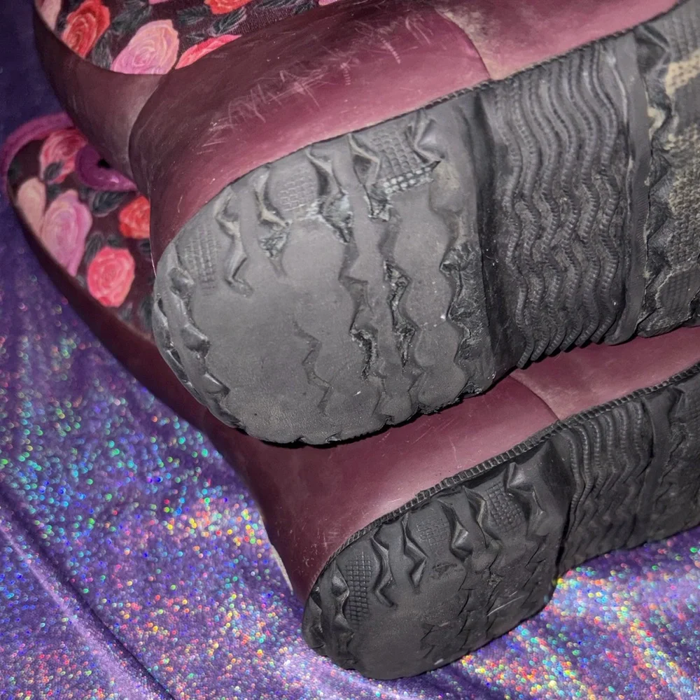 Bogs Floral Rose Print Boots